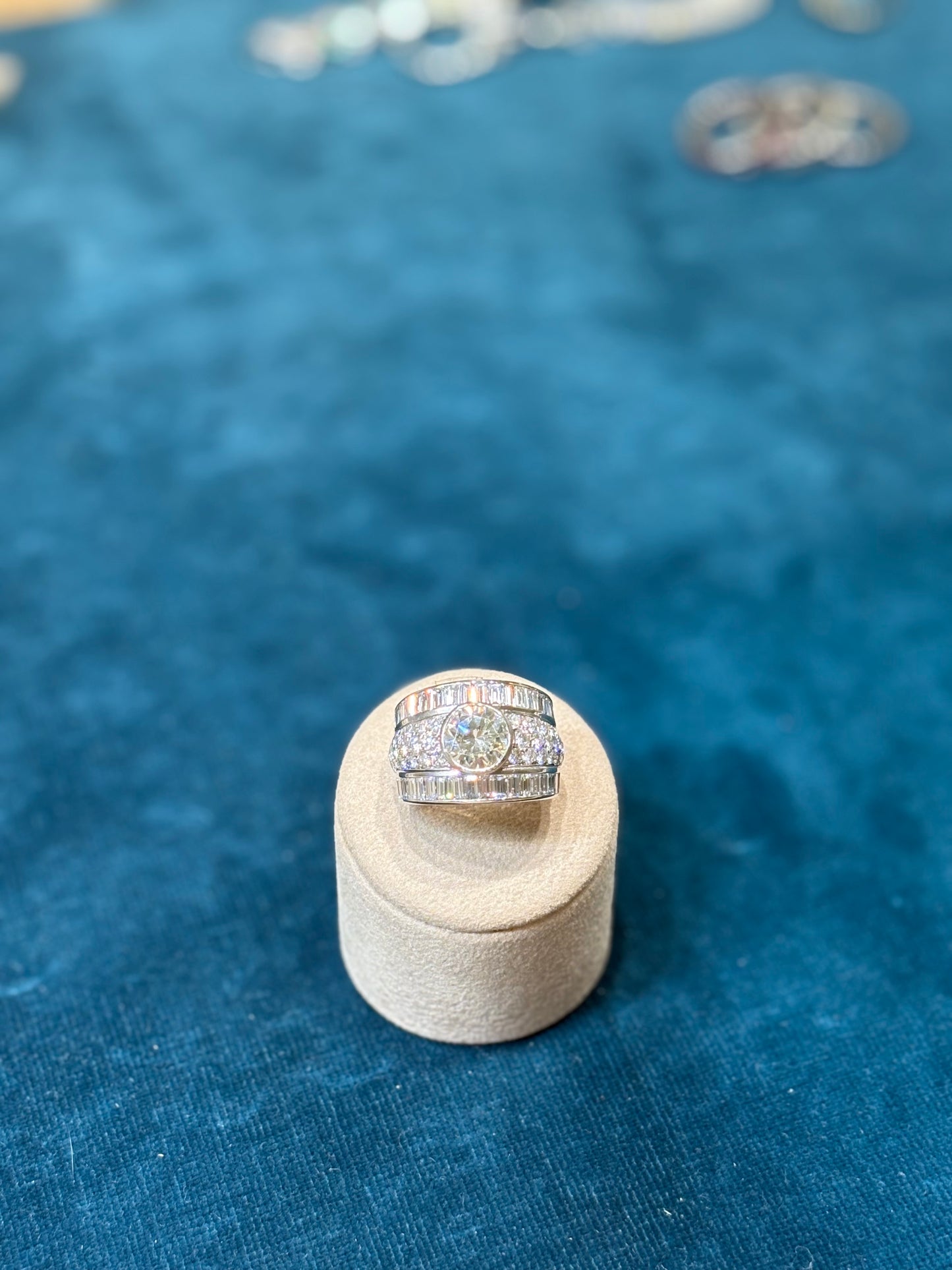 Unique ring