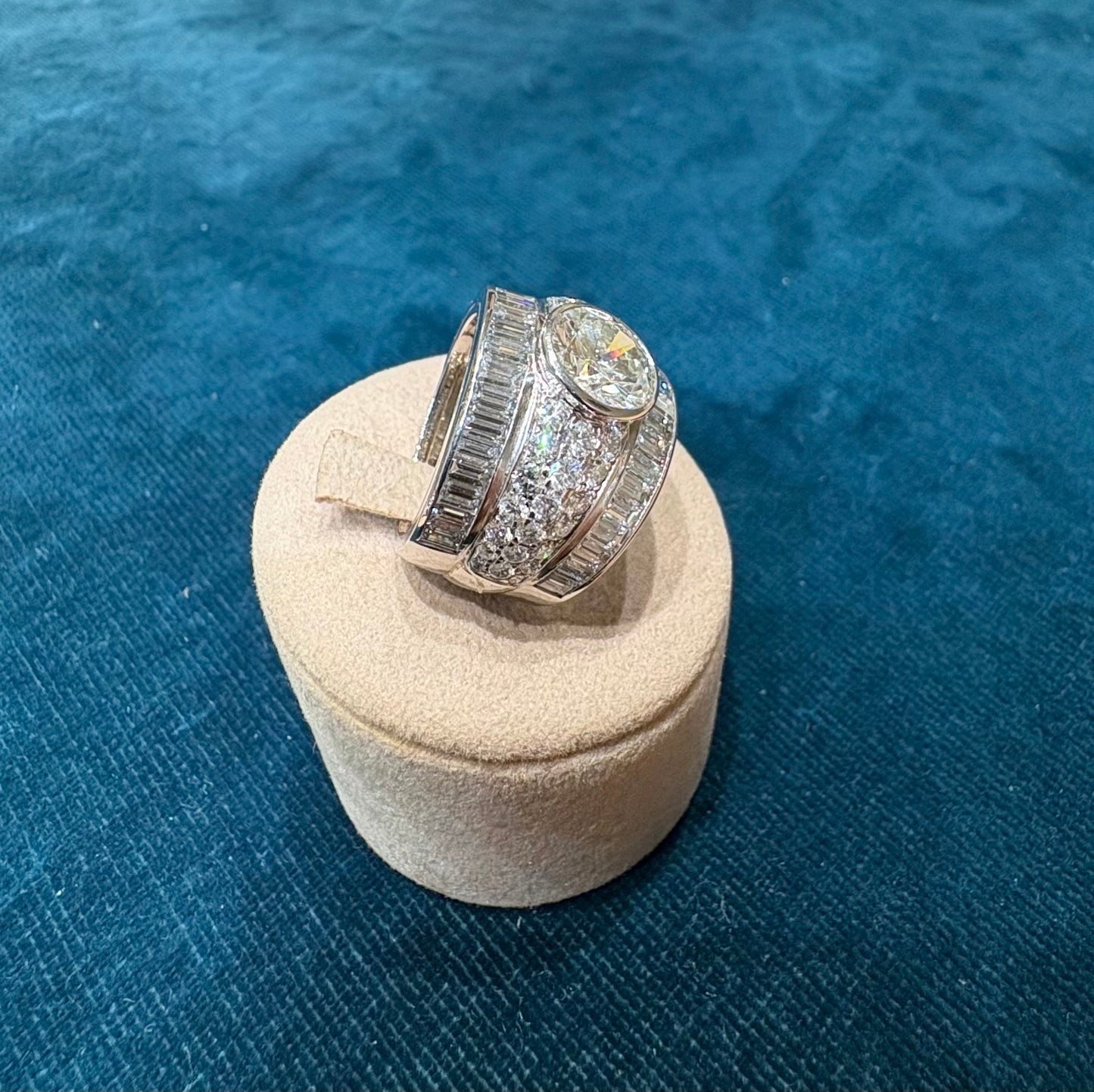 Unique ring