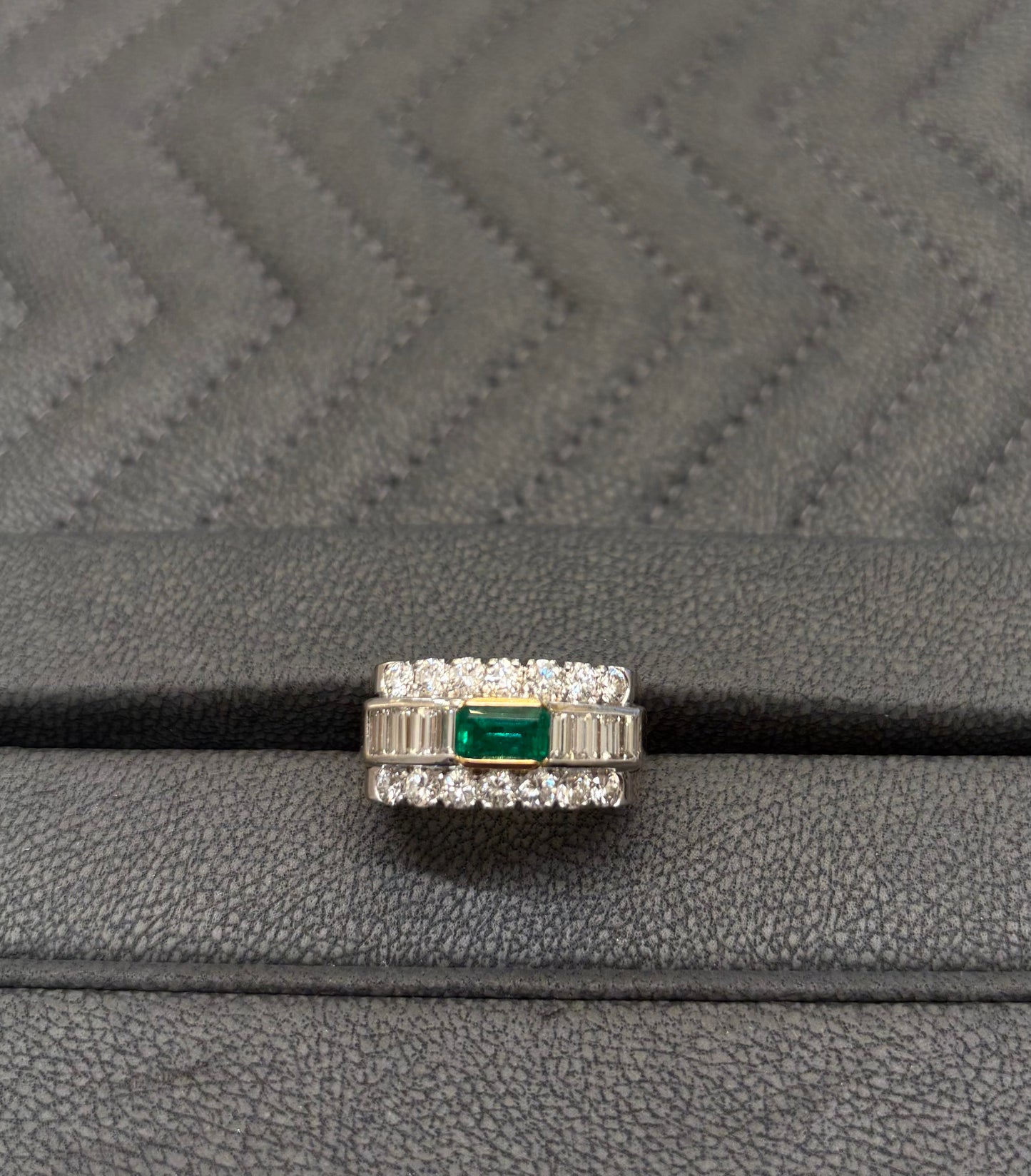 Anello diamanti e smeraldo