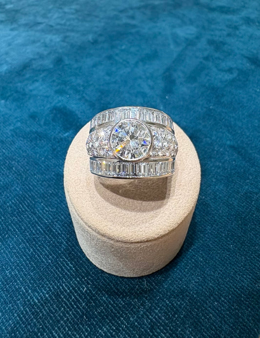 Unique ring